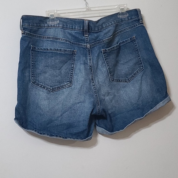 Old Navy Denim Shorts - Picture 3 of 4
